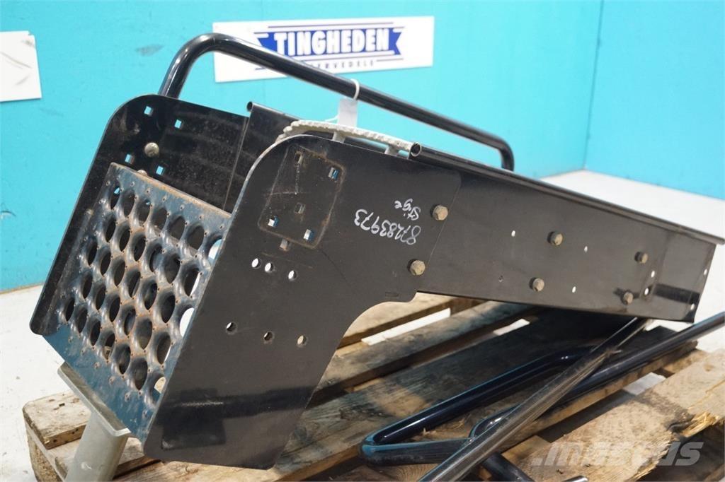 CASE 8010 Farm Equipment - Others