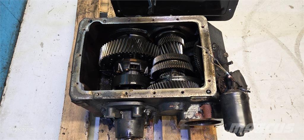 CASE 8010 Transmission