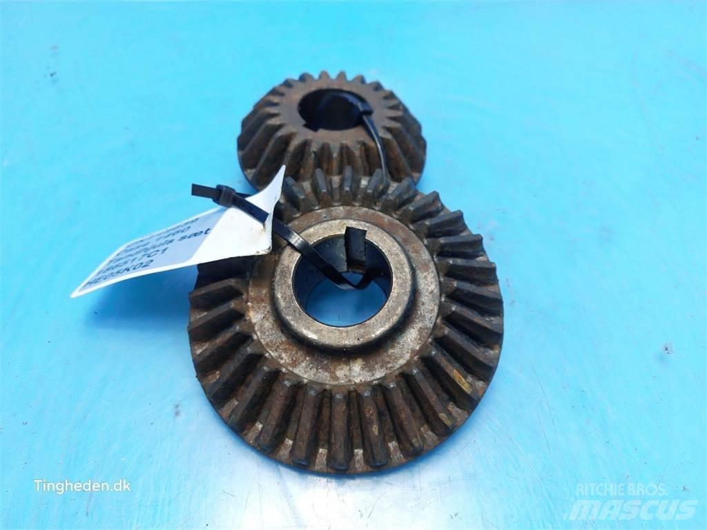 Case IH 1460 Combine Attachments