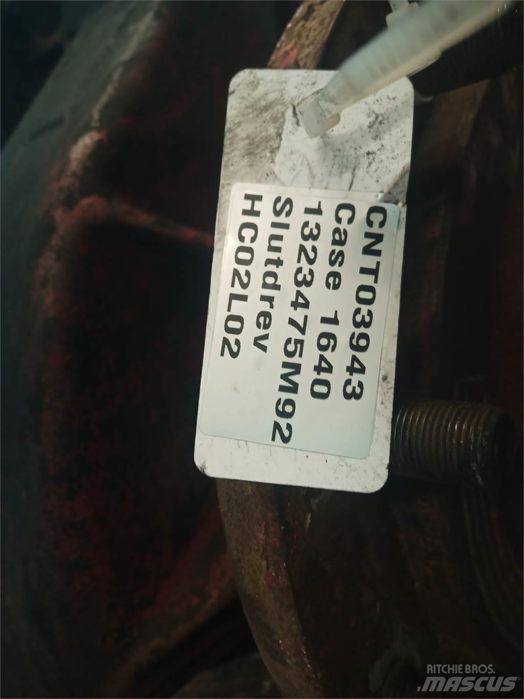 Case IH 1640 Combine Attachments