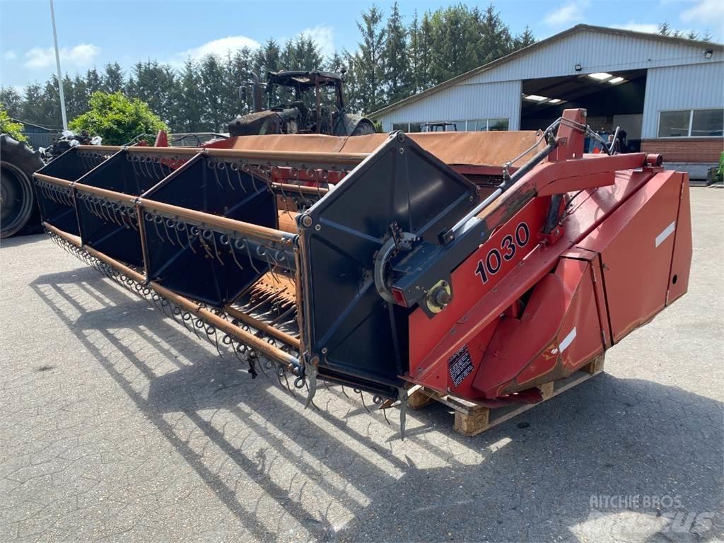 Case IH 1640 Combine Attachments