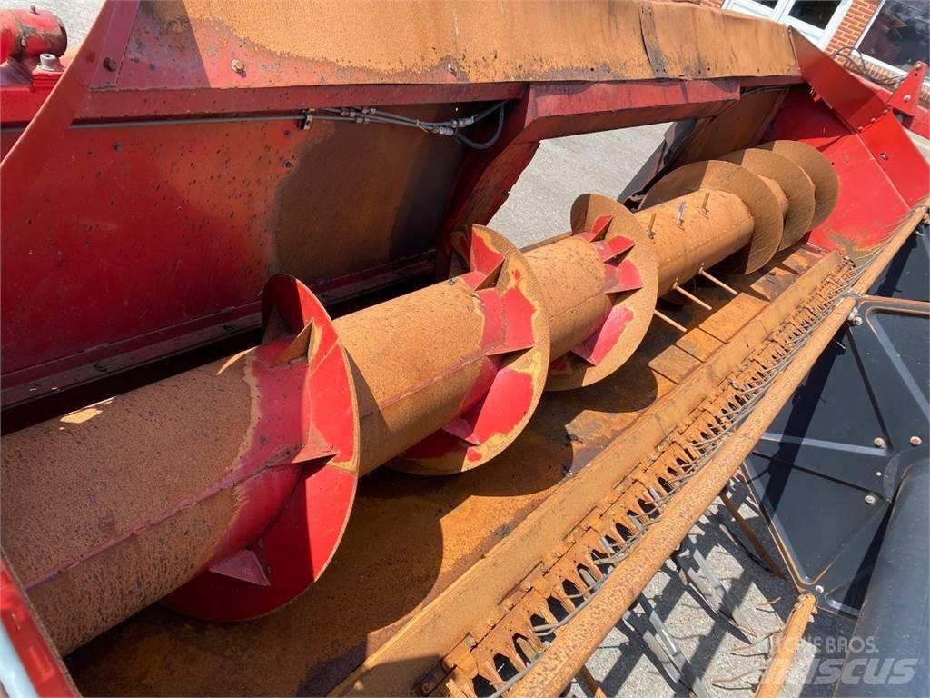 Case IH 1640 Combine Attachments
