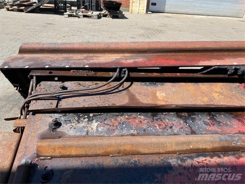 Case IH 1680 Combine Attachments
