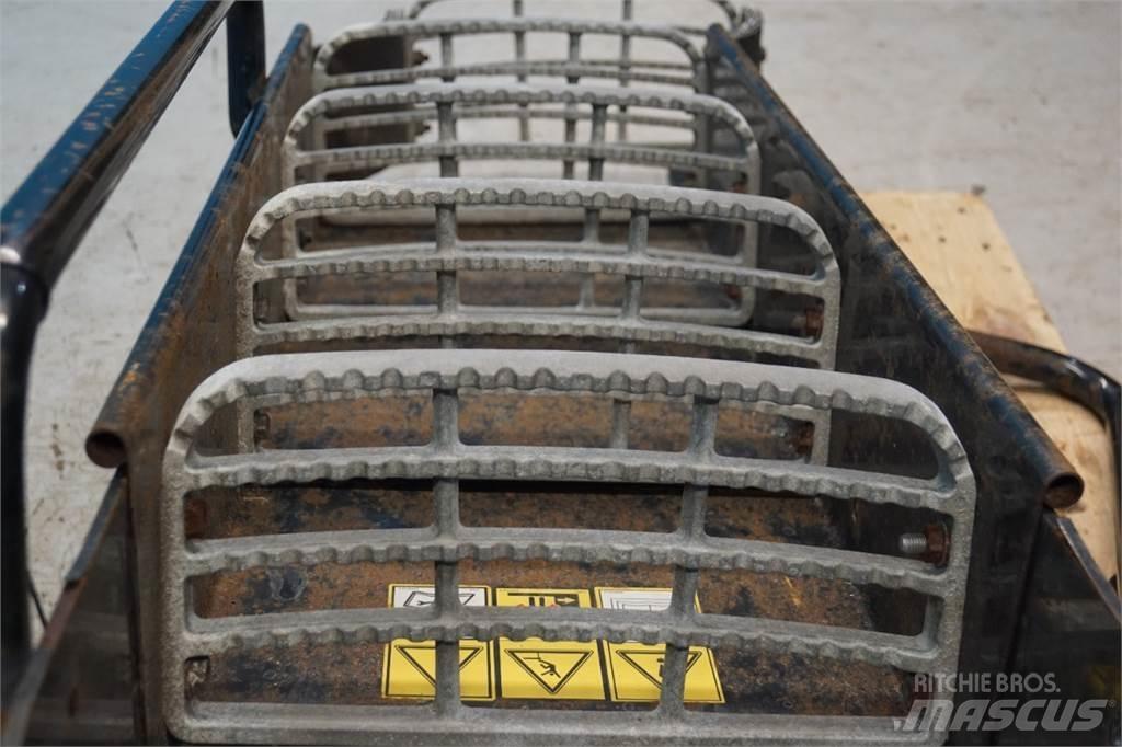 Case IH 8010 Farm Equipment - Others