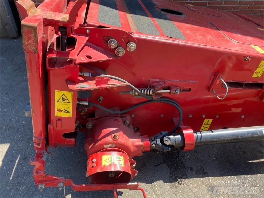Case IH 8010 Combine Attachments