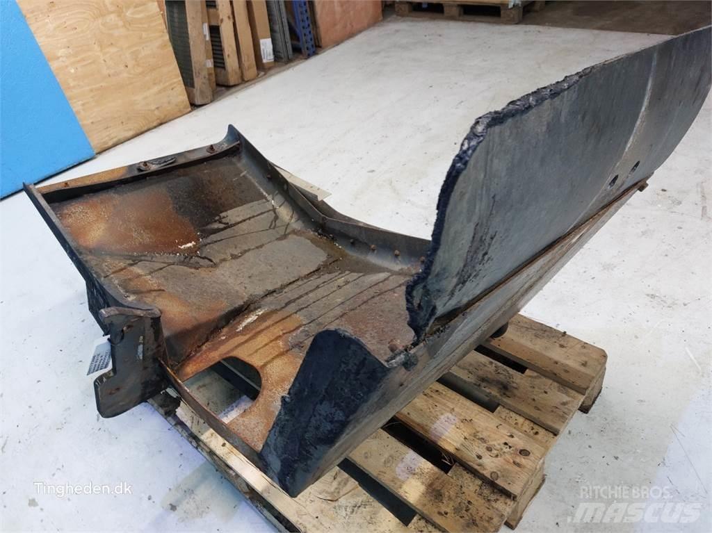 Case IH 821E Screening buckets
