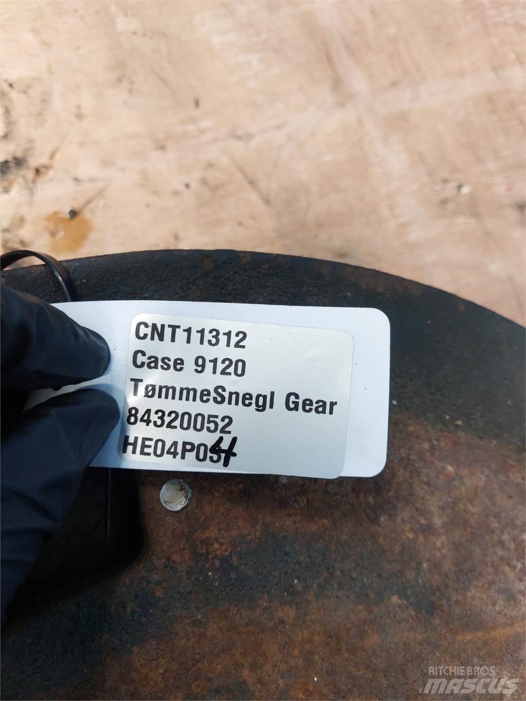Case IH 9120 Combine Attachments