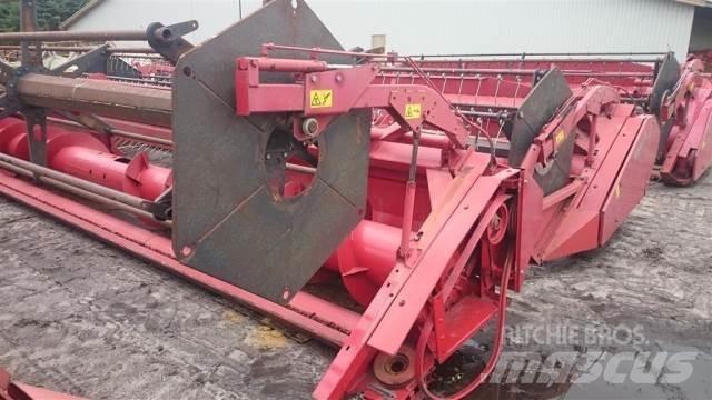 Case IH CF80 Combine Attachments