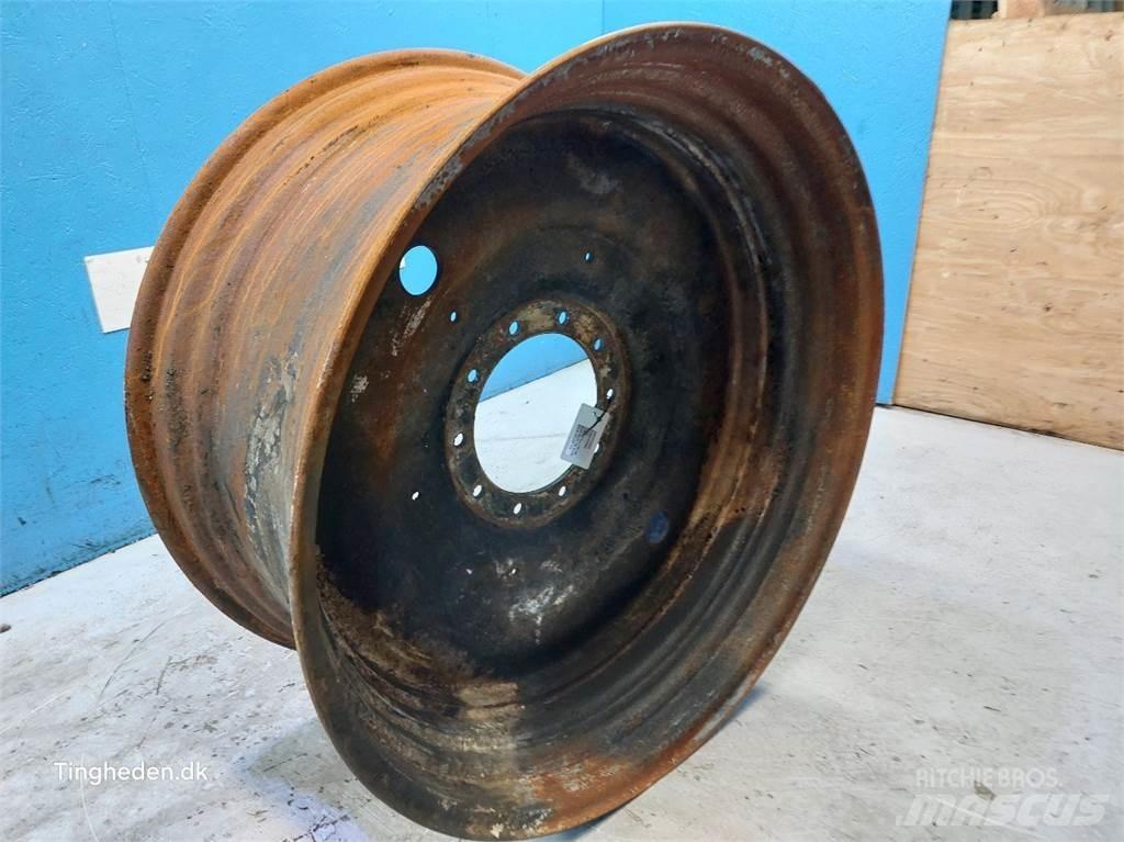 Case IH R42 Tires, wheels and rims