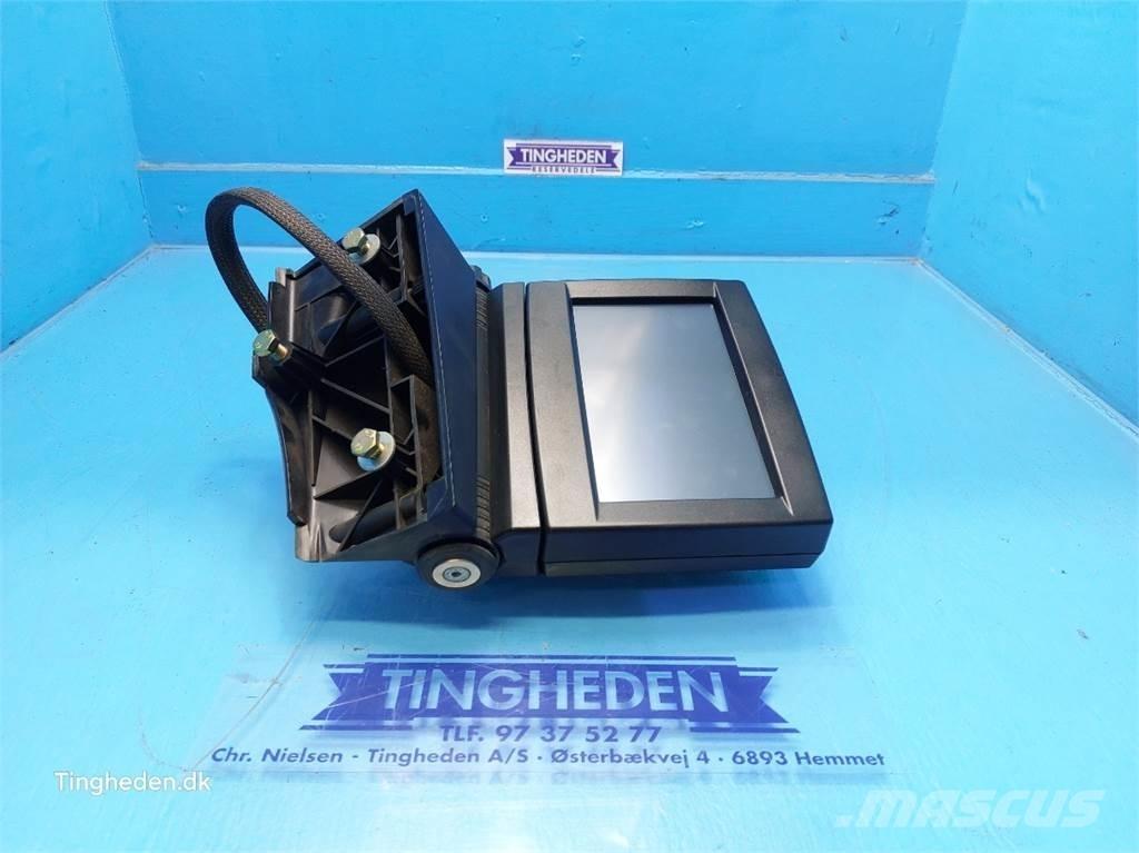 CASE Maxxum 115 Electronics