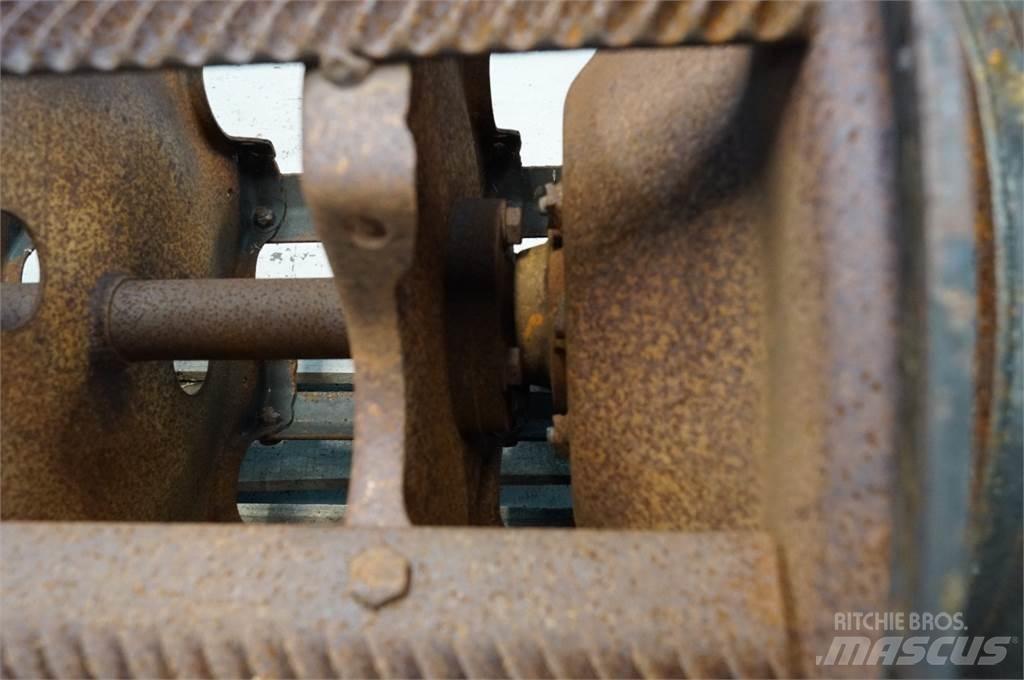 CLAAS Lexion 405 Combine Attachments