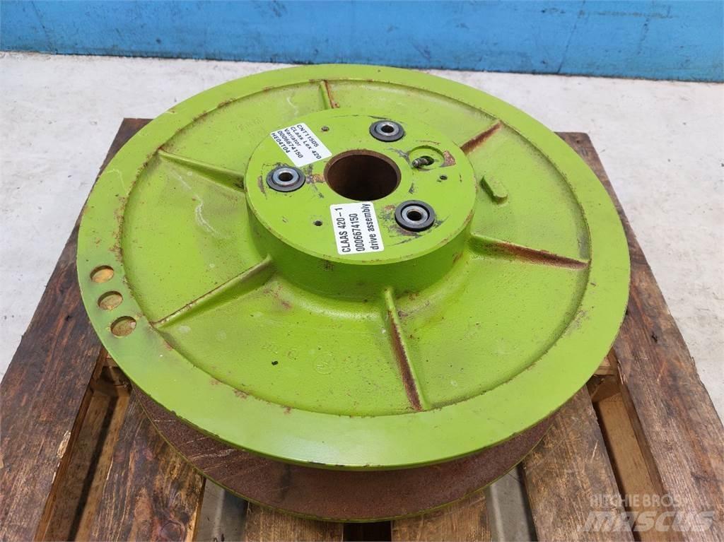 CLAAS Lexion 420 Farm Equipment - Others