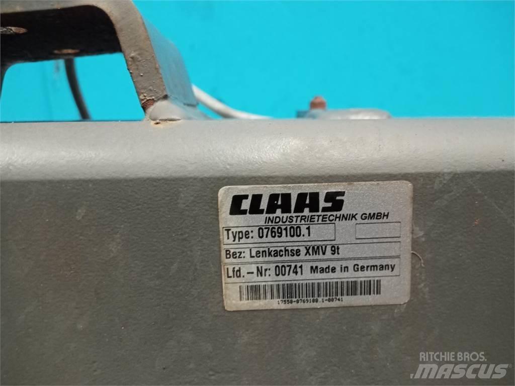 CLAAS Lexion 570 Combine Attachments