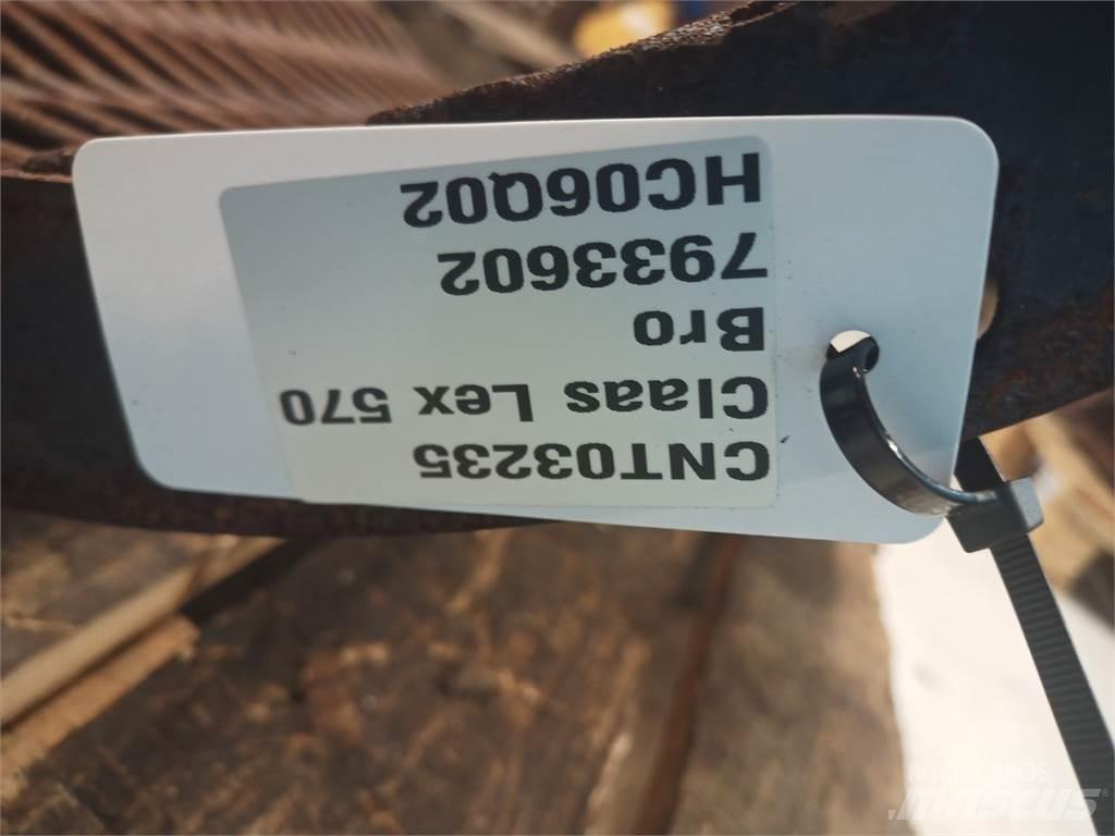 CLAAS Lexion 570 Combine Attachments