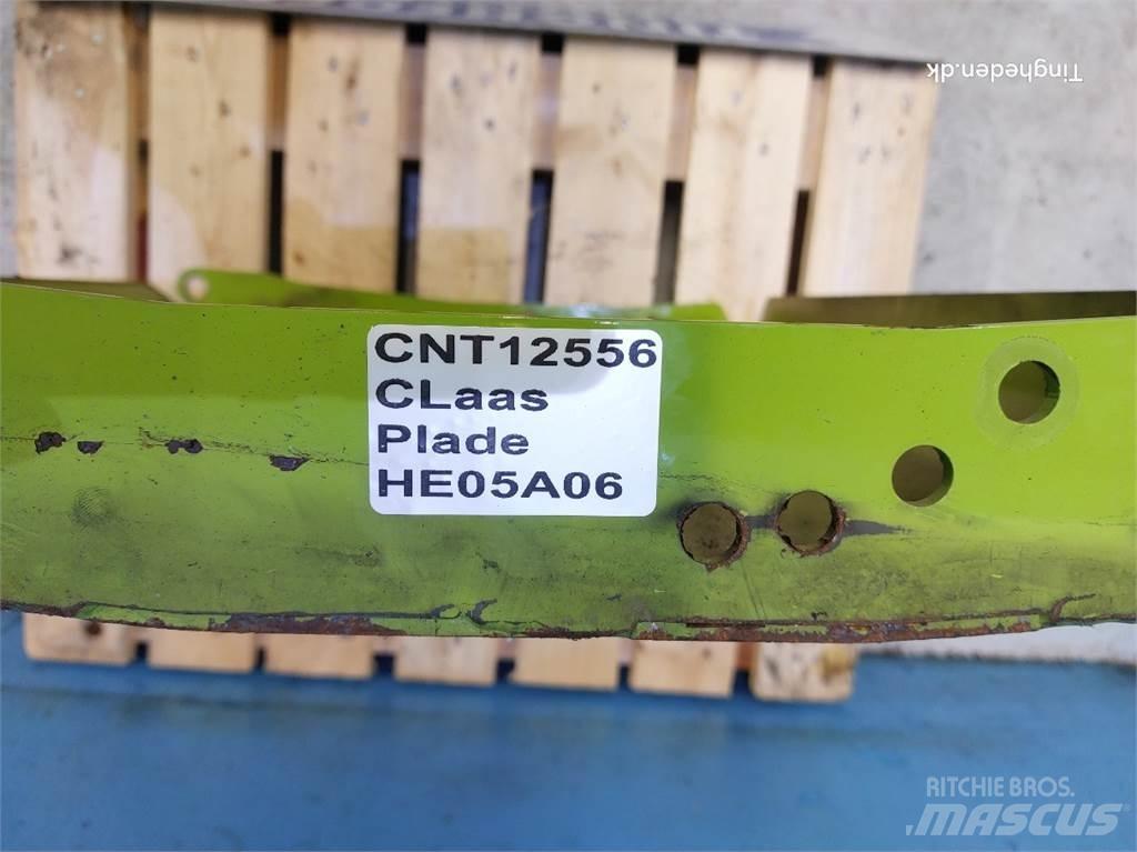 CLAAS V930 Combine Attachments