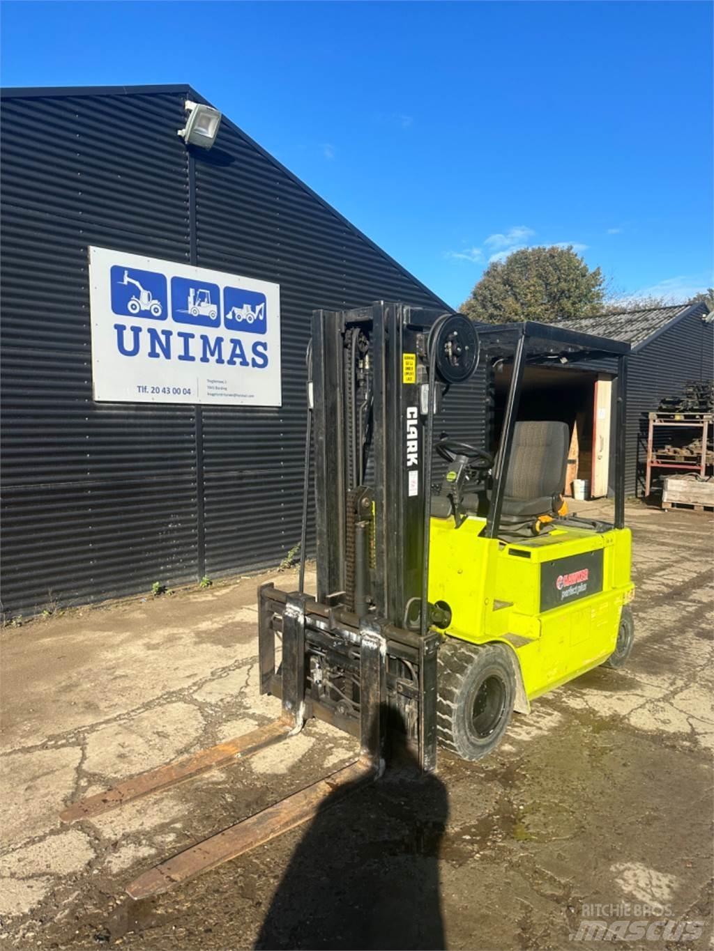 Clark CM25 Electric Forklifts