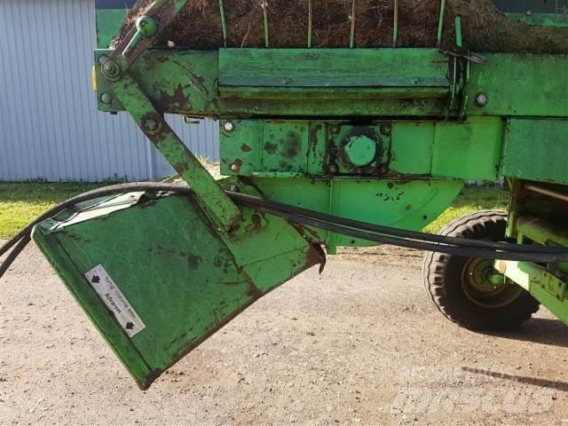Deutz-Fahr M2680 Combine Attachments