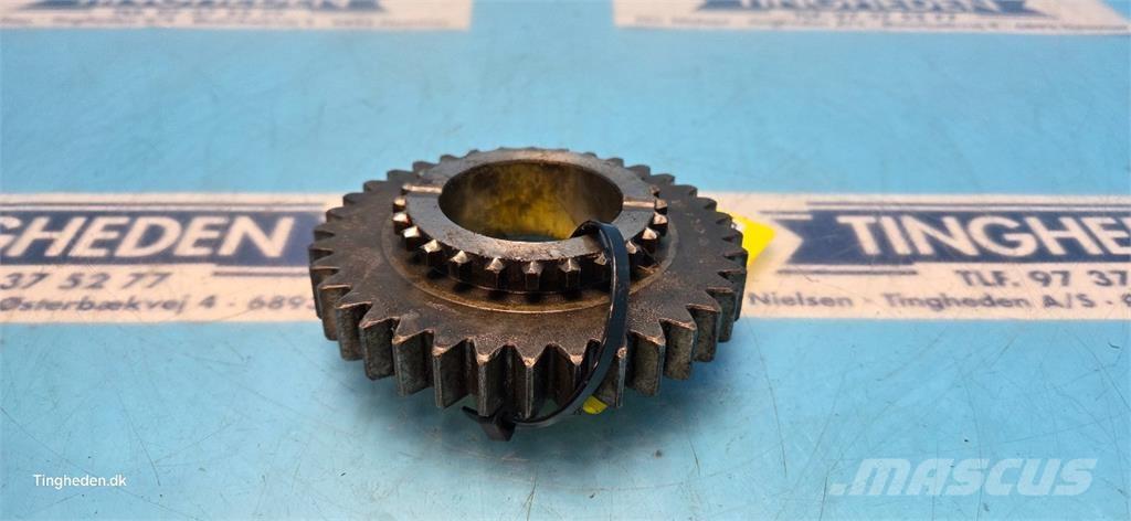 Deutz M2680 Transmission
