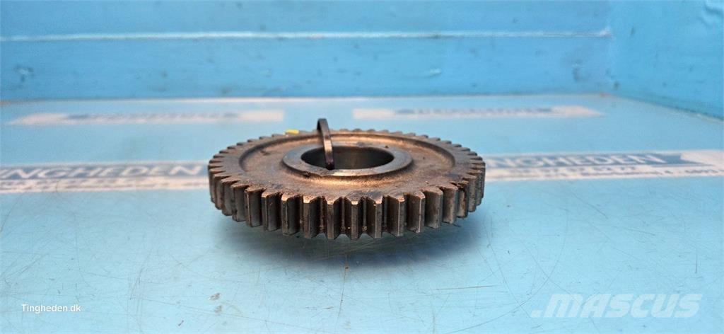 Deutz M2680 Transmission