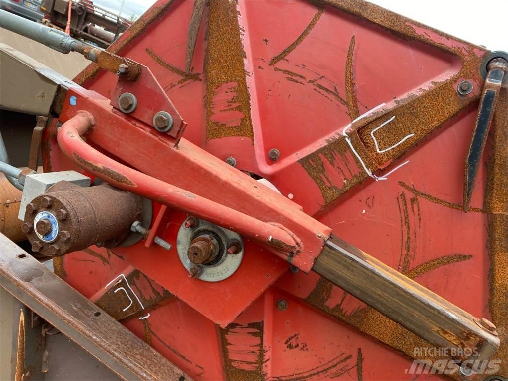 Dronningborg 16 Combine Attachments