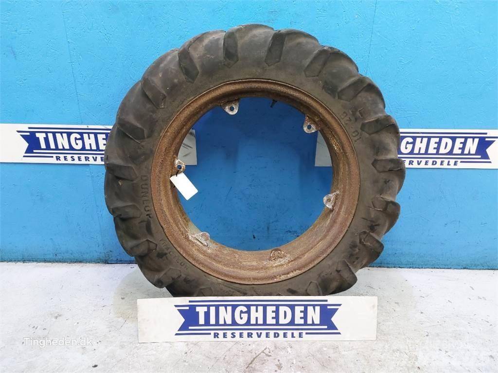 Dunlop 28 10-28 Tires, wheels and rims