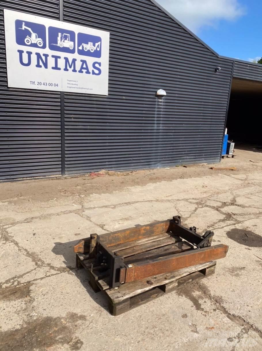 Elm 2500kg Forks