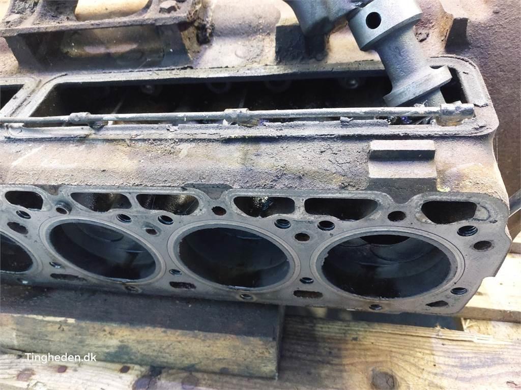 Ford Trader 590E Engines