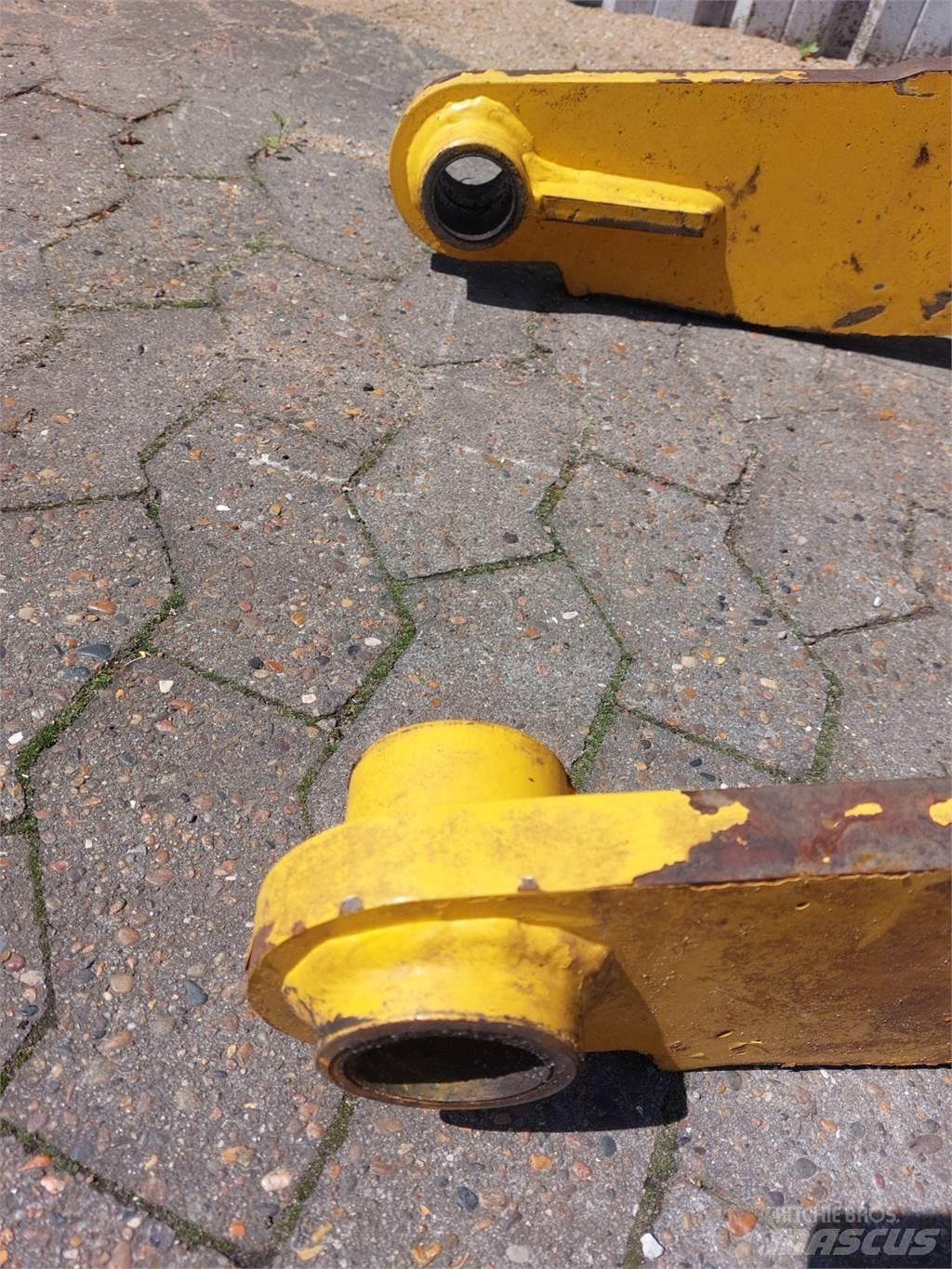 Gehl AL750 Booms and dippers