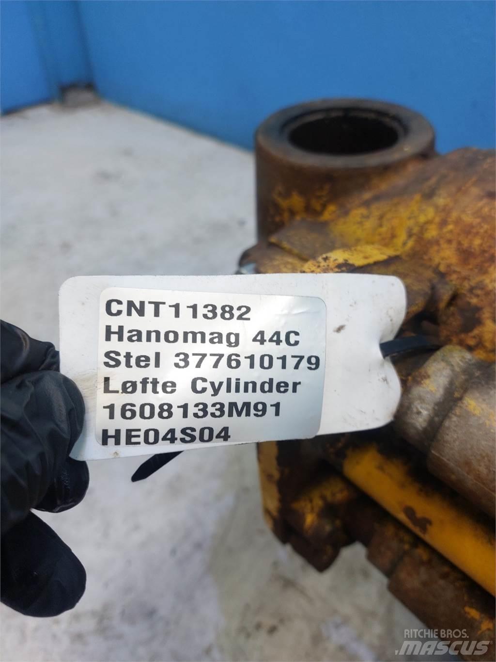  Hannonag 44C Booms and dippers