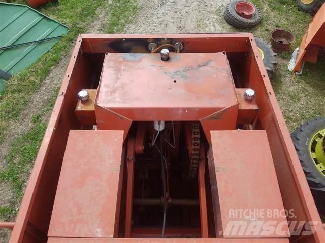 Hesston 4700 Square Balers