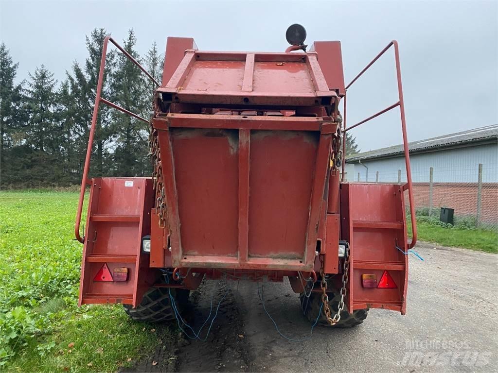 Hesston 4700 Square Balers