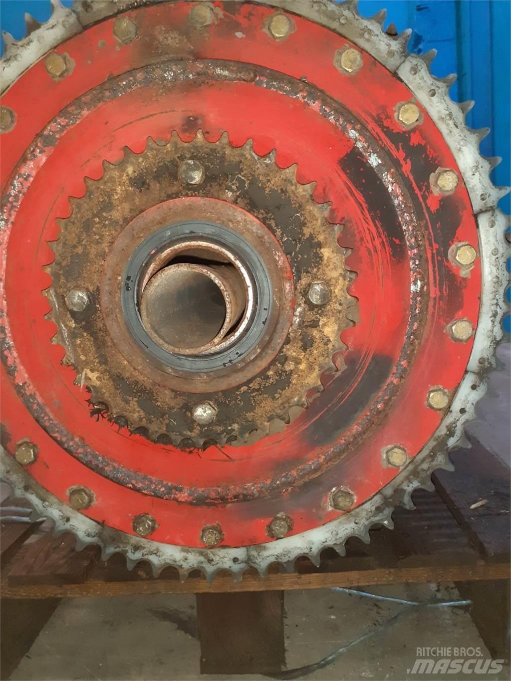Hesston 4700 Farm Equipment - Others