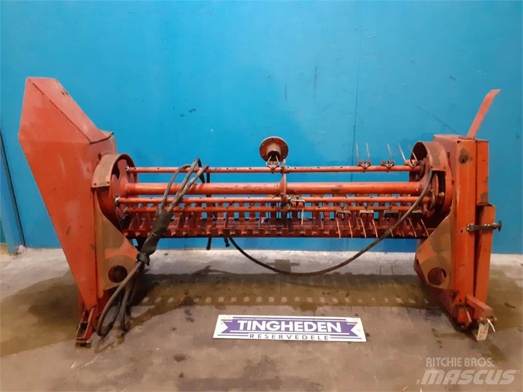 Hesston 4700 Farm Equipment - Others