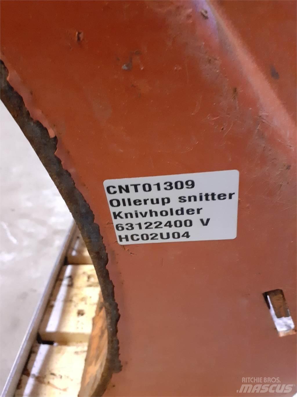 Hesston 4700 Combine Attachments