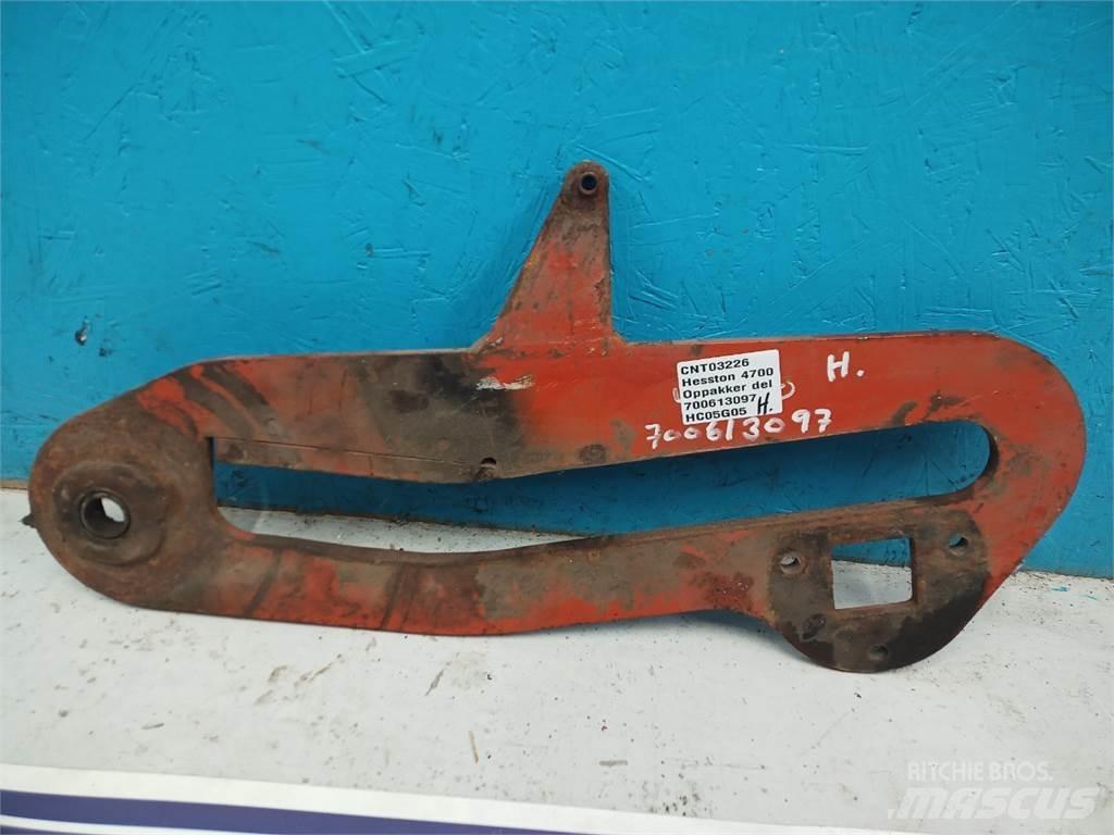 Hesston 4700 Farm Equipment - Others