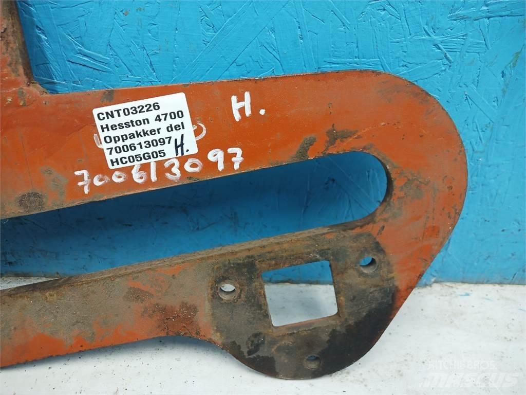 Hesston 4700 Farm Equipment - Others
