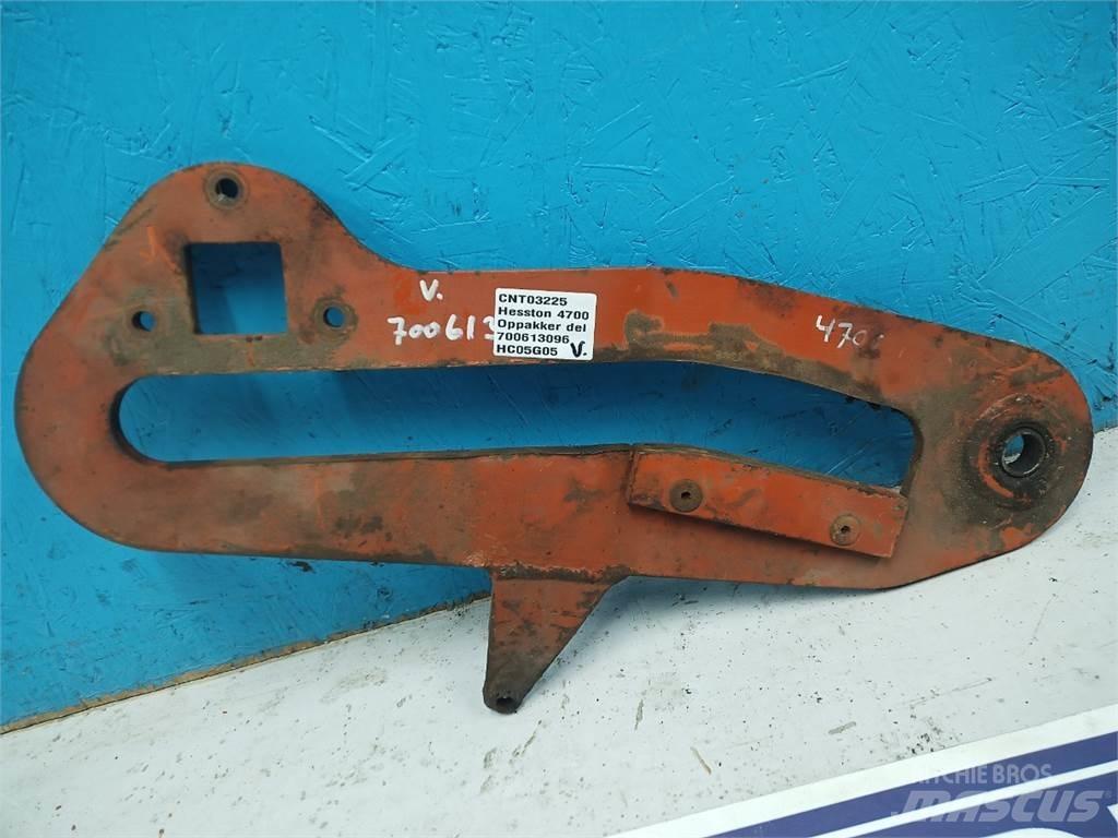 Hesston 4700 Farm Equipment - Others
