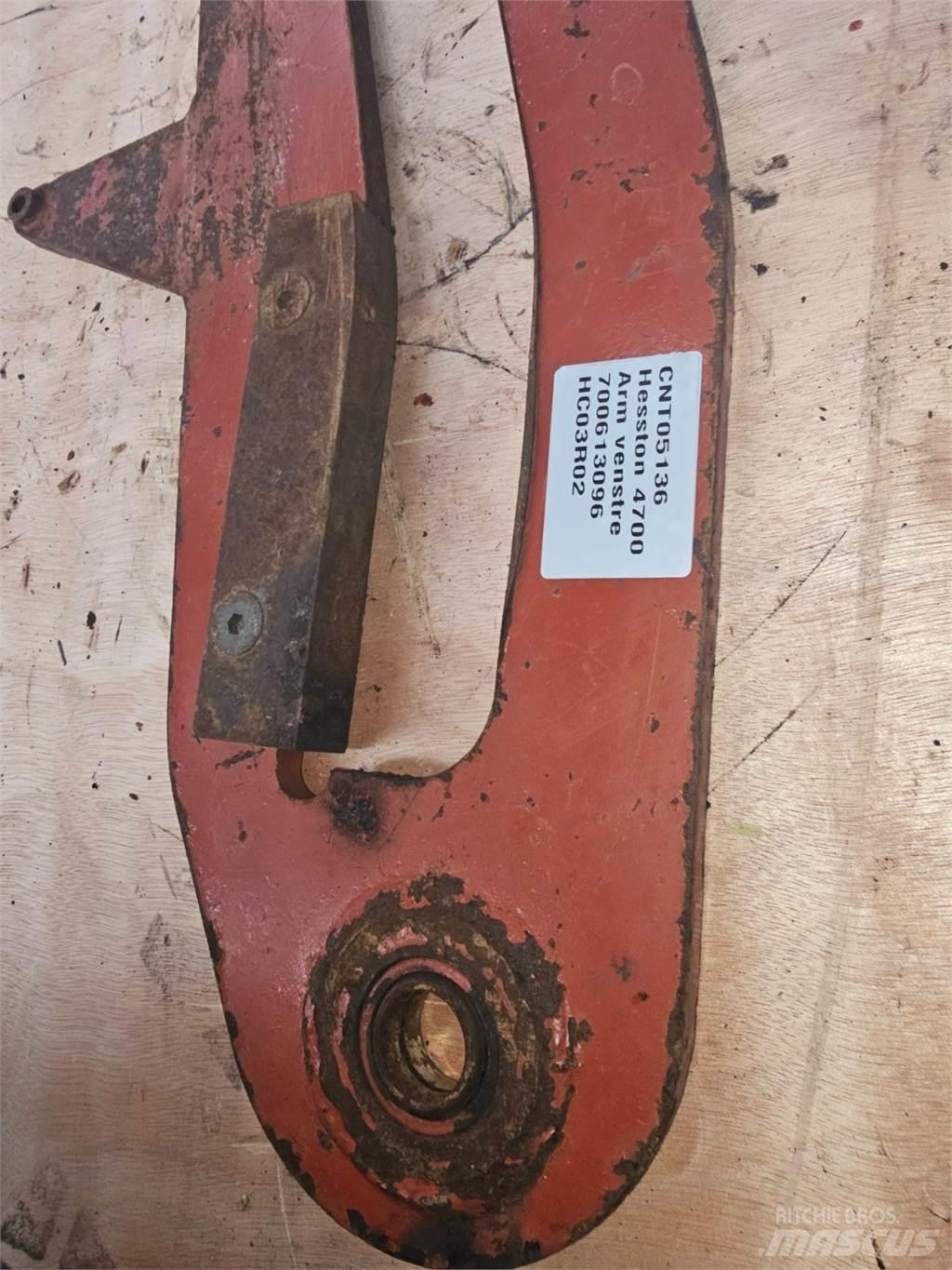 Hesston 4700 Farm Equipment - Others