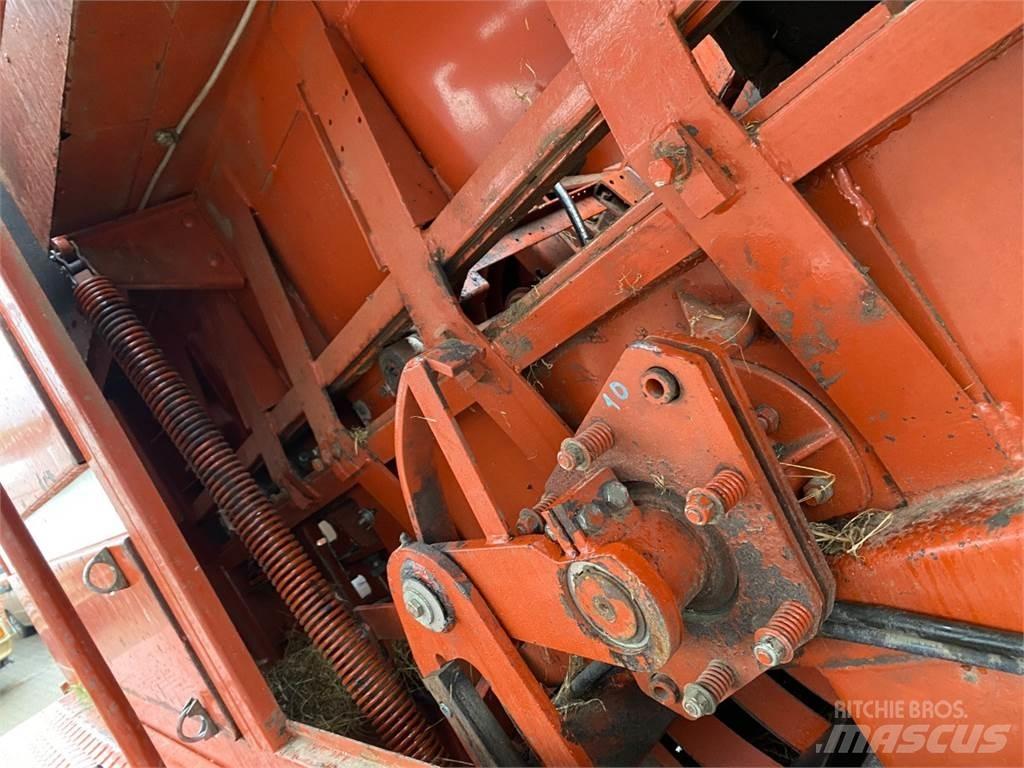 Hesston 4700 Square Balers