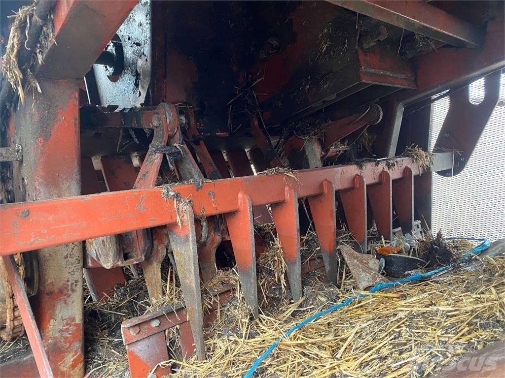 Hesston 4800 Square Balers