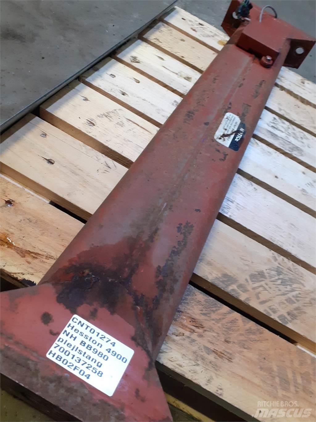Hesston 4900 Other Forage Equipment