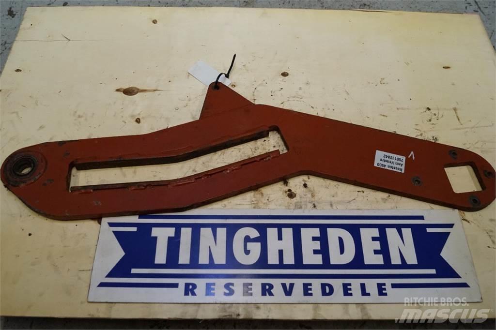 Hesston 4900 Farm Equipment - Others