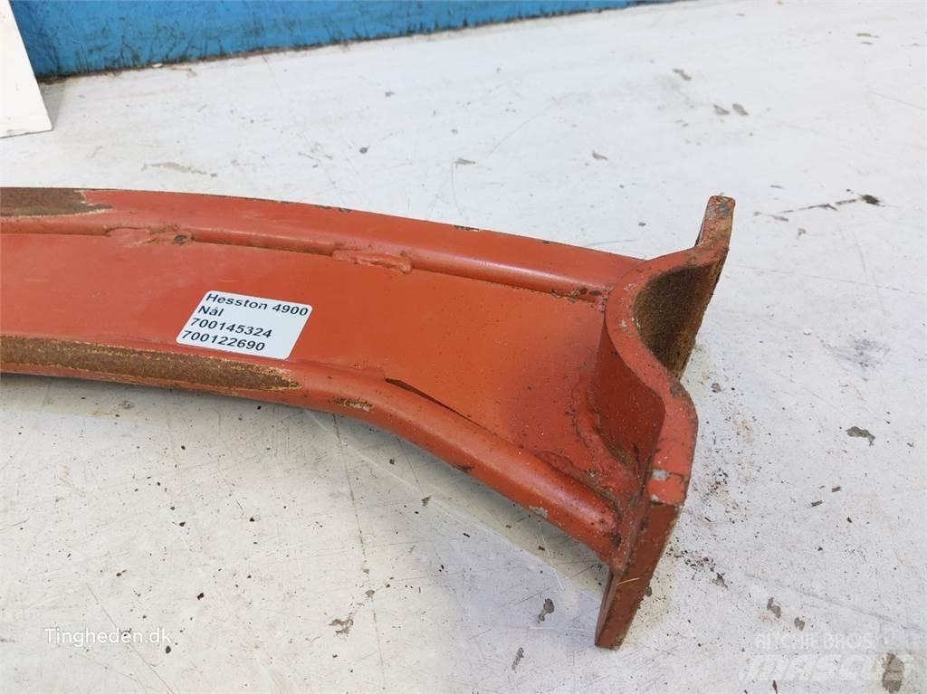 Hesston 4900 Farm Equipment - Others