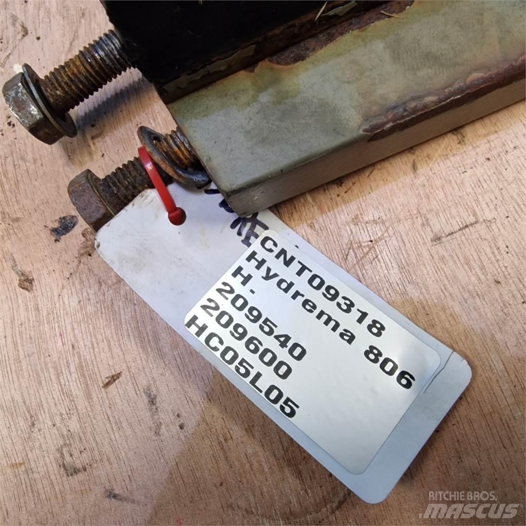 Hydrema 806 Booms and dippers