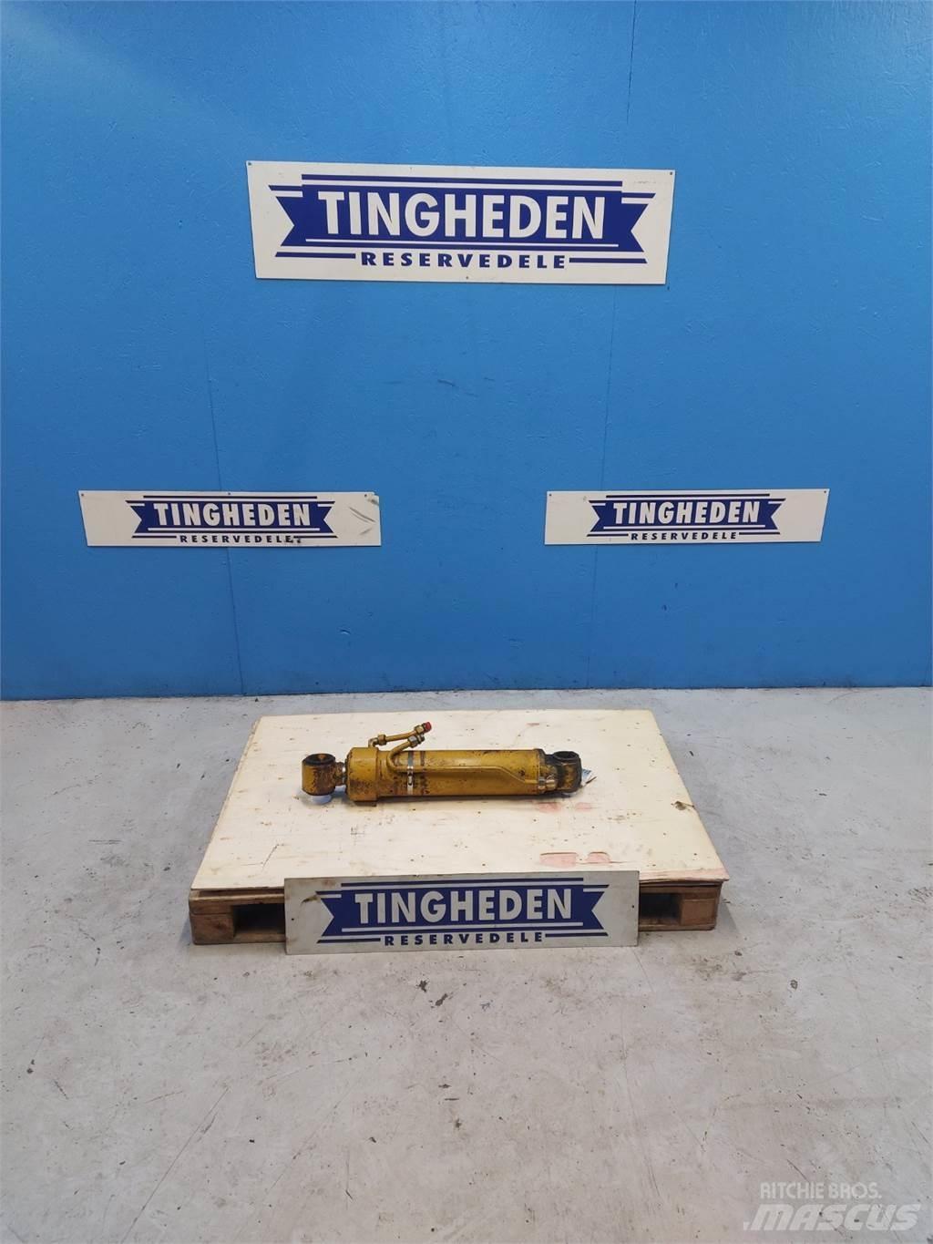 Hydrema 806 Booms and dippers