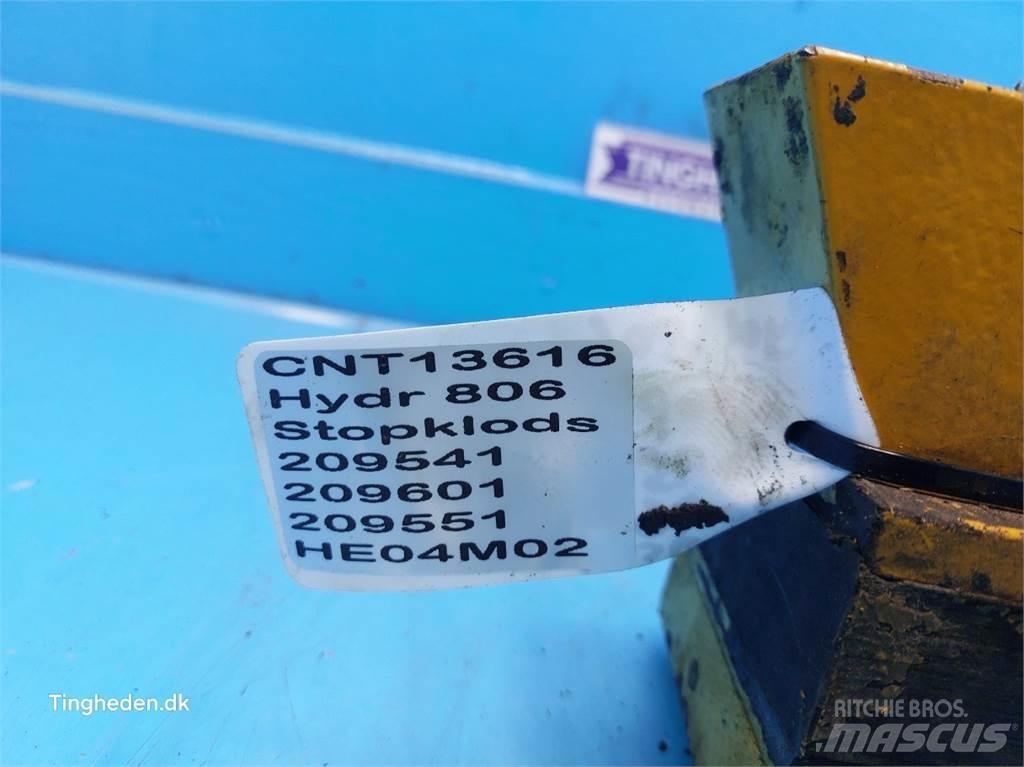 Hydrema 806 Booms and dippers