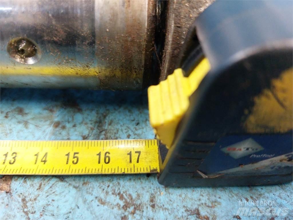 Hydrema 906 Booms and dippers