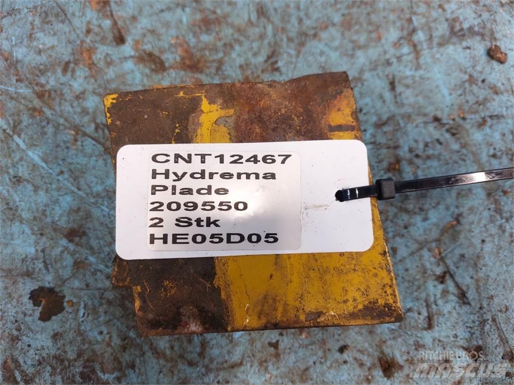 Hydrema 906 Booms and dippers