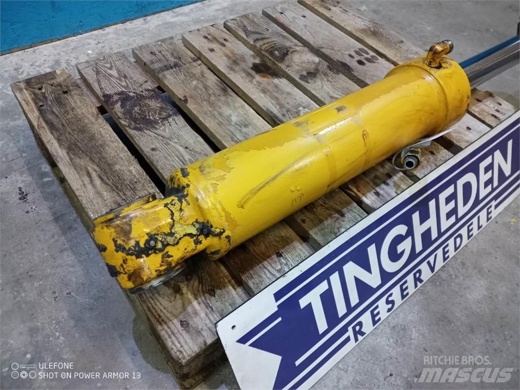 Hydrema 906B Booms and dippers