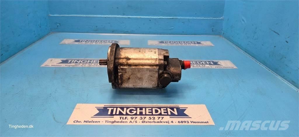 Hydrema 906B Hydraulics